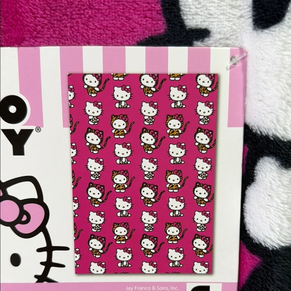 Sanrio Hello Kitty Hot Pink Leopard-Print Plush Throw